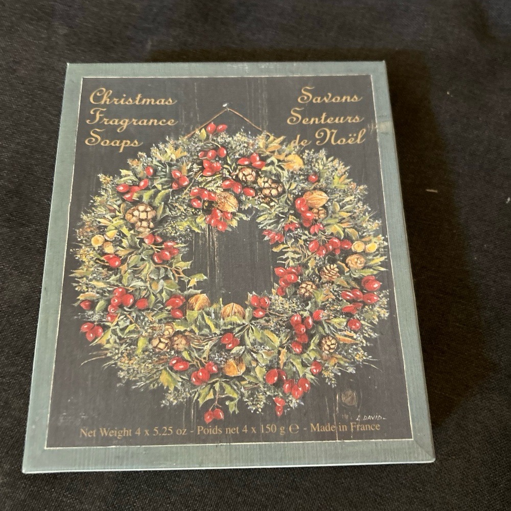 LORCOS Fragrance Soaps‎ 4x 5.25oz Christmas Holiday Festive Fir-Tree Scent Gift